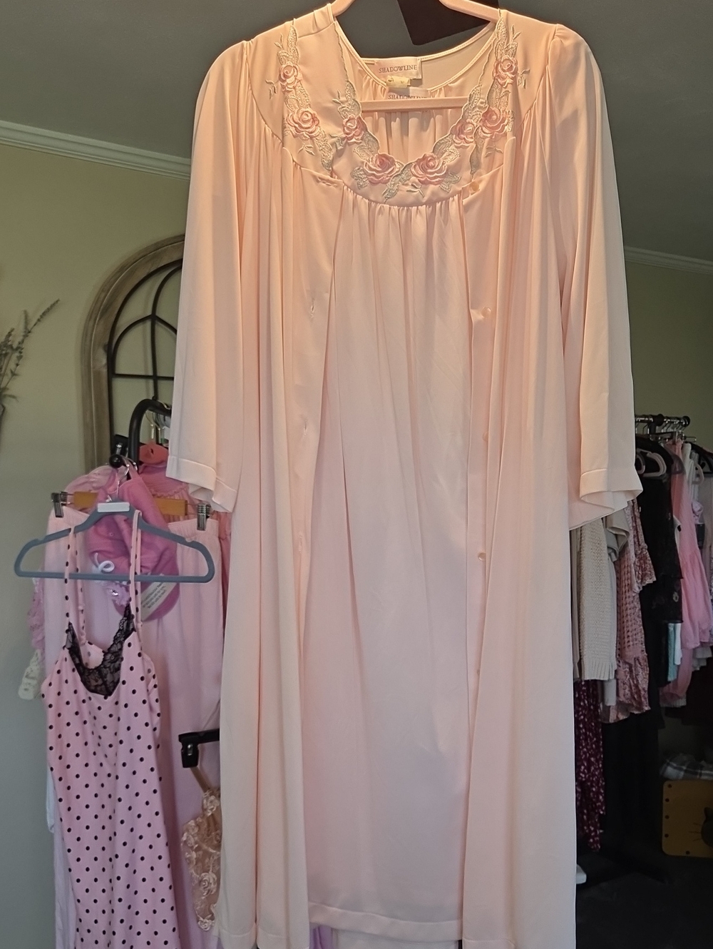 Vintage Women's Pink Embroidered Caftan Nightgown